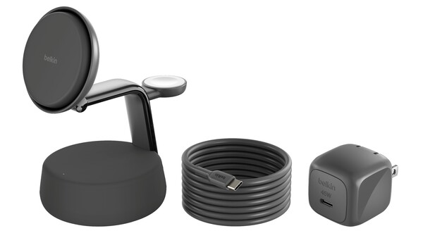 O Belkin UltraCharge Pro 3-in-1 Magnetic Charging Dock vem com um cabo USB-C e um adaptador de 45W. (Fonte da imagem: Belkin)
