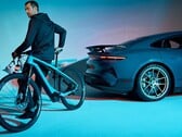 As medidas de austeridade em Stuttgart levaram a Porsche a fechar três subsidiárias e a se concentrar em seu negócio principal.