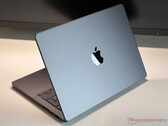 Apple MacBook Pro 14 com um chipset M4 (Fonte da imagem: Notebookcheck)
