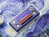 O Pocket Micro 2 com acabamento em Stardust Purple.