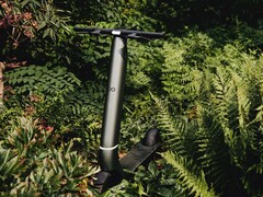 A Bo M é uma e-scooter com estrutura de alumínio.