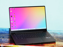 O Samsung Galaxy Book3 Pro 14 (NP940XFG-KC2DE), fornecido por: