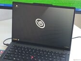 O Lenovo ThinkPad T14 Gen 7, executando o Linux Mint.