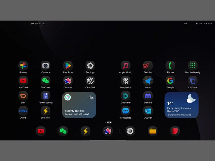 Uma captura de tela com resolução aparentemente inferior à nativa na tela interna de um Galaxy Z TriFold.