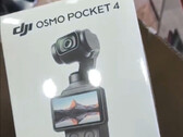 O Osmo Pocket 4 também possui um visor giratório.