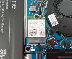 A placa Intel Wireless-AC 9560 WLAN é substituível pelo usuário