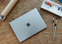 Nem o Surface Laptop 6 nem o Surface Pro 10 devem começar a ser vendidos até o verão. (Fonte da imagem: Microsoft)