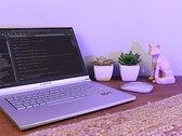 O KDE Slimbook III é um laptop Ryzen 7 4800H que vem com o KDE Neon pré-instalado. (Fonte da imagem: KDE Slimbook).