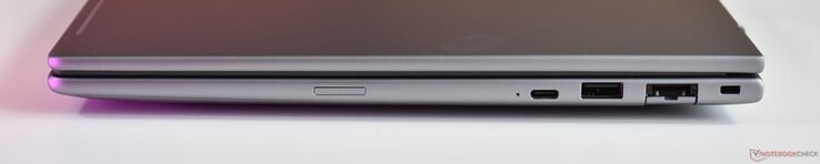 correto: USB-C 3.2 Gen 2, USB-A 3.2 Gen 1, RJ45-Ethernet, slot para trava Kensington