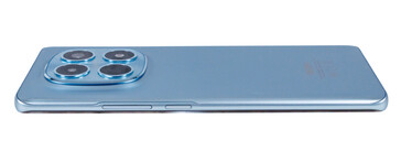 Lado direito: volume, botão liga/desliga