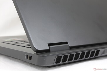 As superfícies lisas e foscas atraem impressões digitais desagradáveis