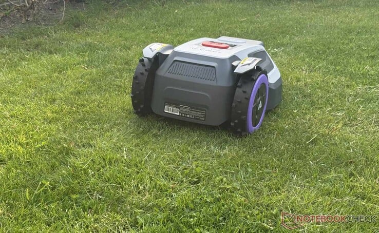 Anthbot M9 no trabalho