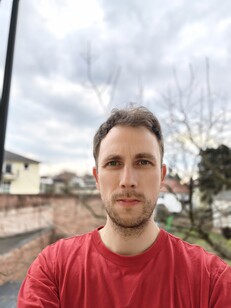 Uma selfie com a câmera principal 