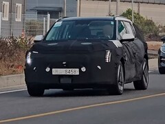 O Kia EV3 foi visto em testes na estrada. (Fonte da imagem: Autospy)