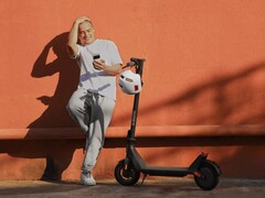 O Xiaomi Electric Scooter 4 Lite (2ª geração) já está disponível na União Europeia. (Fonte da imagem: Xiaomi)