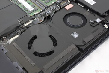 As ventoinhas internas são maiores do que as do Alienware 16 Area-51