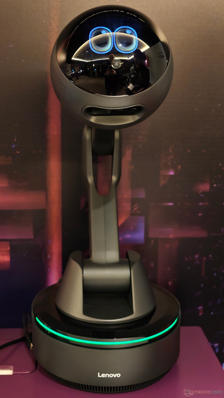 O corpo completo do Lenovo AI Workmate.