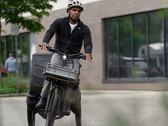 A série Trike Hybrid da Cube tem um mecanismo de inclinação e um diferencial traseiro para aumentar a segurança nas curvas. (Fonte da imagem: Cube)