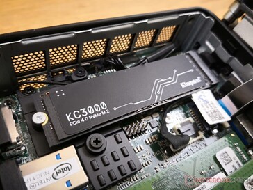 Kingston drive instalado em nossa unidade de teste Intel NUC11