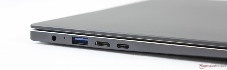 Esquerda: adaptador AC, USB-A 3.0, mini-HDMI, USB-C c/ DisplayPort