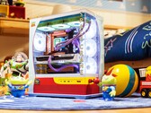 A MSI está lançando vários componentes de PC para jogos de mesa com designs coloridos de Toy Story (Fonte da imagem: MSI)
