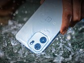 O OnePlus Nord CE6 é à prova d'água e a tela sensível ao toque também deve responder a dedos molhados.
