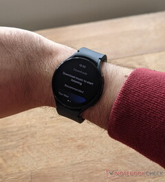 O YouTube Music está disponível em dois smartwatches do Wear OS. (Fonte de imagem: NotebookCheck)