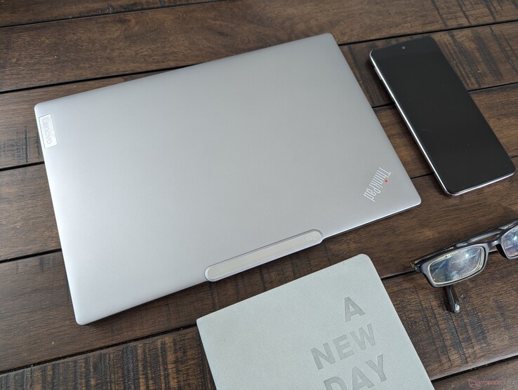 Lenovo ThinkPad Z13 Gen 2 em Arctic Grey