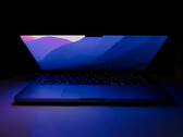 macOS Monterey 12.3 é mais de 4 GB de download para máquinas MacBook Pro mais novas. (Fonte da imagem: Duy Thanh Nguyen)