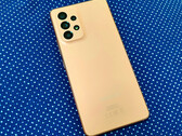 Samsung Galaxy A53 embala menores de idade, mas merece melhorias em relação ao Galaxy A52. (Fonte: Notebookcheck)