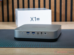 O Minisforum AI X1 Pro, na foto, pode em breve ser substituído por uma opção AMD Strix Halo-powered. (Fonte da imagem: Notebookcheck)