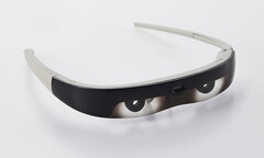 O ViXion1 com foco automático elimina a necessidade de remover os óculos comuns para ver objetos pequenos de perto. (Fonte: ViXion)