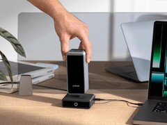 A suposta Anker 150W Charging Base sucederia o acessório original de 100W (foto). (Fonte da imagem: Anker)