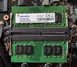 O Aero 15 OLED XD - RAM (DDR4-3200) funciona em modo de canal duplo