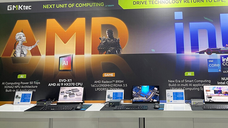 O mini PC sendo apresentado na exposição (Fonte da imagem: GMKtec)