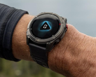 O Fenix 8 Pro da Garmin (na foto) tem um bug relacionado à música. (Fonte da imagem: Garmin)