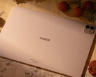 O Honor MagicPad 3 chegará com uma grande atualização de bateria. (Fonte da imagem: Digital Chat Station)