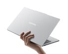 O Xiaoxin Air 13 custa cerca de US$ 869 na China. Na foto: uma imagem promocional que mostra o design fino e leve do notebook.