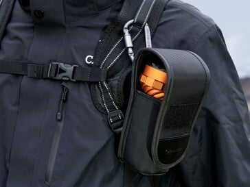 A Olight Marauder 3 vem com um coldre.