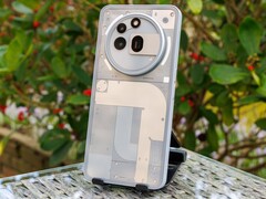 O Nothing Phone (3a) Pro foi finalmente anunciado após meses de vazamentos e teasers (fonte da imagem: Notebookcheck)