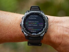 A Garmin está lançando a versão 20.24 do software para o smartwatch Fenix 8 (foto). (Fonte da imagem: Garmin)