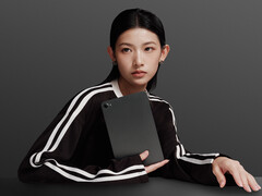 O Redmi K Pad 2 custa a partir de US$ 527 na China. Na foto: uma imagem promocional da cor preta.