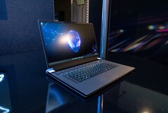 O Alienware x17 R2 oferece um processador Core i9-12900HK Alder Lake desbloqueado e gráficos até RTX 3080 Ti. (Fonte de imagem: Dell)