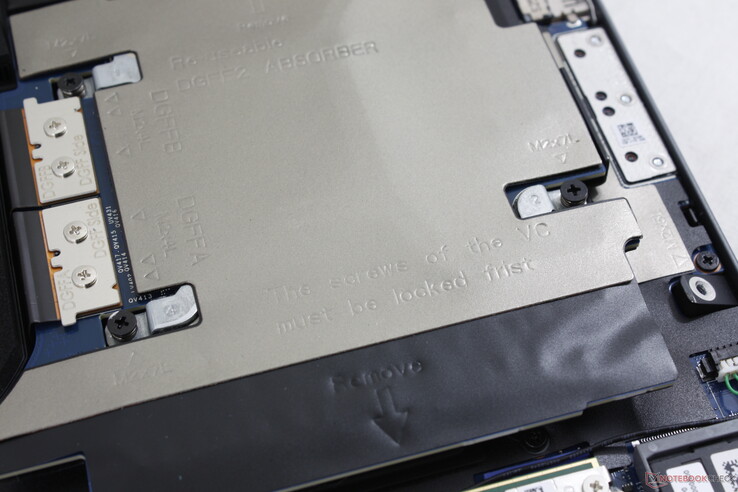 cartão DGFF removível com um (provável) erro de ortografia no escudo