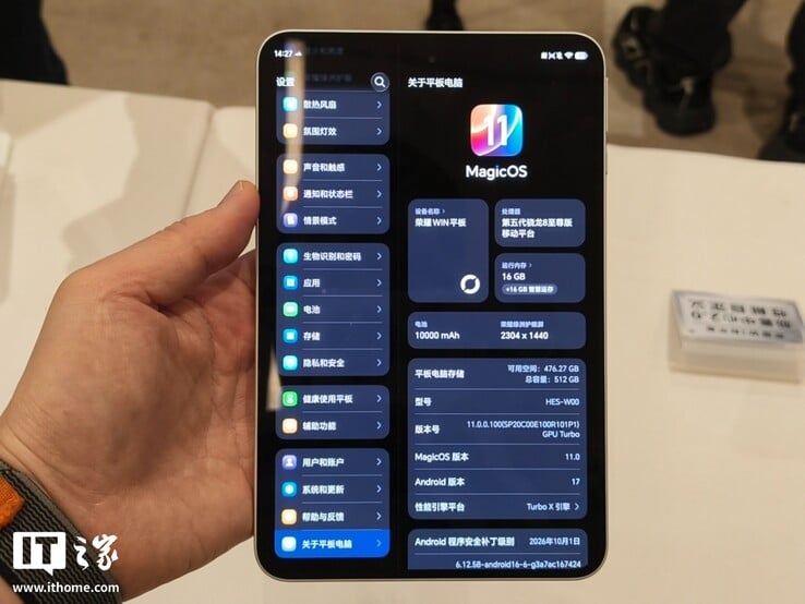Imagem do Honor Win Tablet em uso.