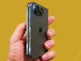 imagem prática do modo de design do iPhone Ultra/Fold.