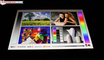 Ângulos de visualização do visor OLED do Vivobook 13 Slate