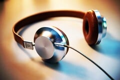 A Samsung estaria desenvolvendo fones de ouvido do tipo over-ear com a marca Galaxy.