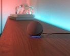 A versão 5.45.1 do aplicativo Philips Hue aprimora a integração com o Amazon Alexa, que aparece na foto. (Fonte da imagem: Philips Hue)