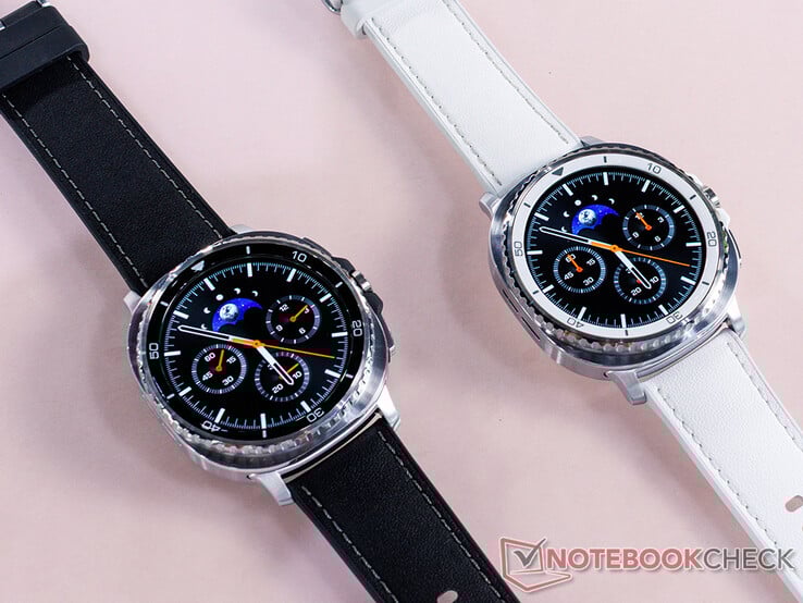 O Samsung Galaxy Watch 8 está disponível nas opções de cores Preto e Branco (Fonte da imagem: Notebookcheck)